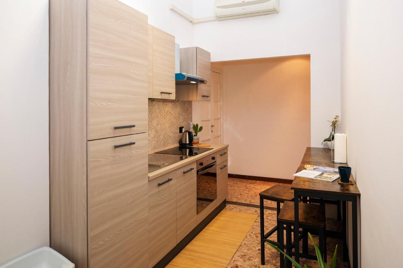 Central Apartment Milano Eksteriør bilde